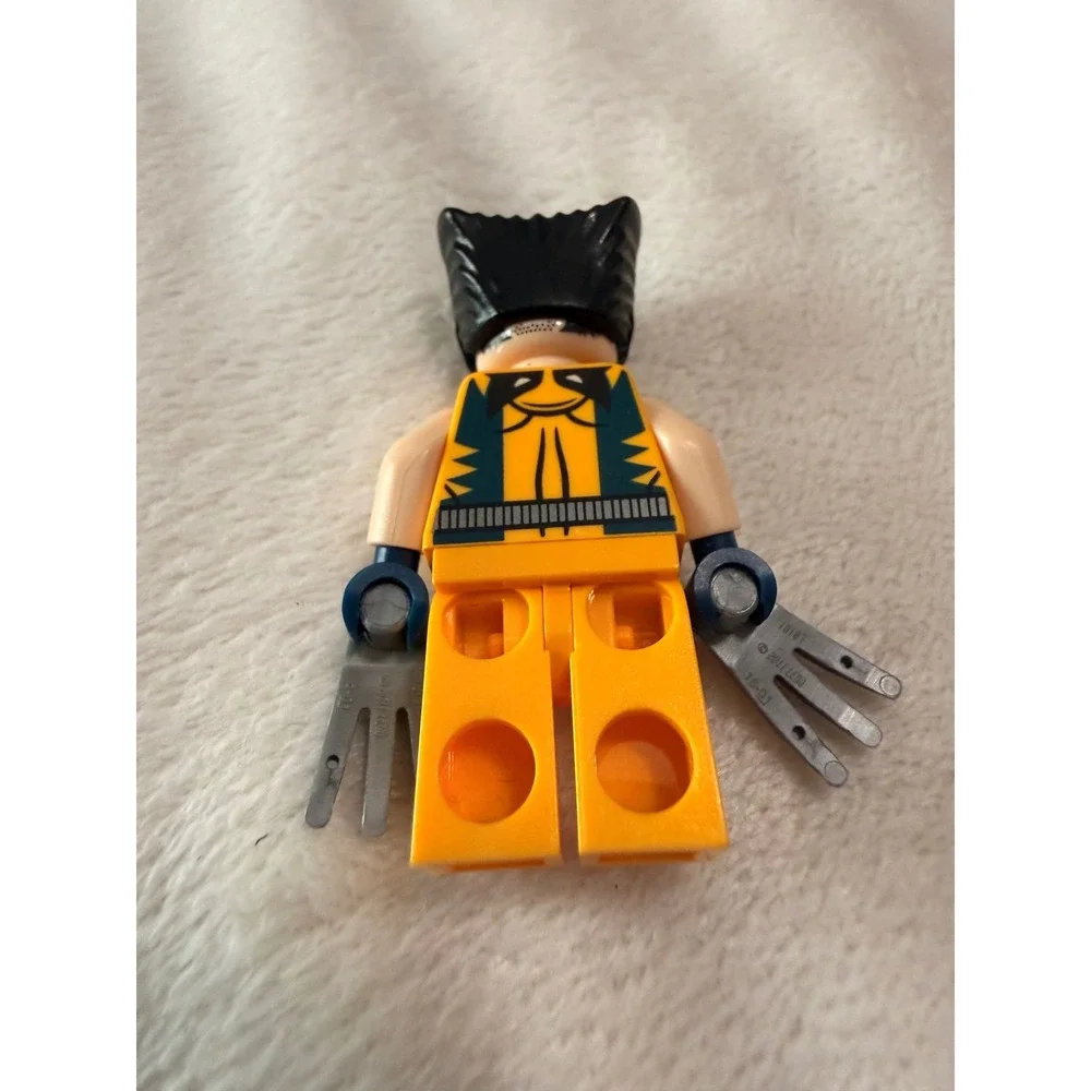 LEGO Marvel Super Heroes Wolverine Minifigure sh032 Yellow Suit X-Men Logan